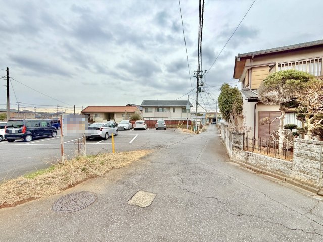 土浦市永国中古戸建の前面道路含む現地写真