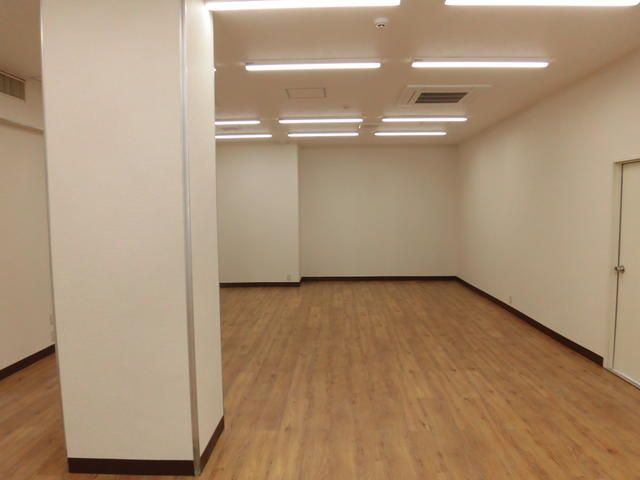 中町三紫ビルの内装