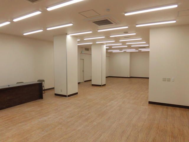 中町三紫ビルの内装