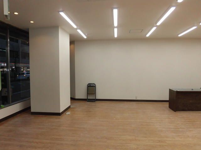 中町三紫ビルの内装