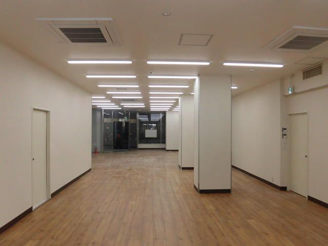 中町三紫ビルの内装