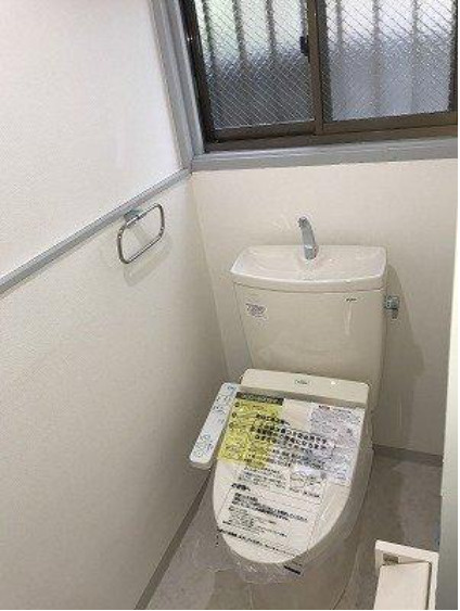 高橋アパートのトイレ|温水洗浄便座