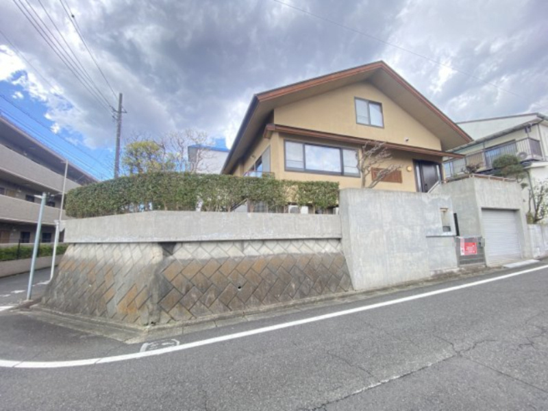 祝　成約済み　八王子市　めじろ台２丁目　中古戸建ての外観|～仲介手数料無料☆八王子ひなた不動産～八王子市めじろ台　中古戸建て