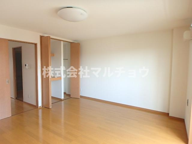 オーキッド・エステイト　Ⅴの洋室|広々とした洋室です