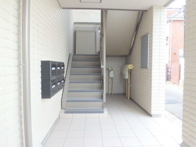 イースト新杉田のエントランス|エントランス部分