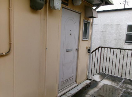 タウニー泉の玄関