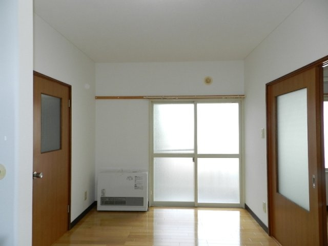 ハイツモトの居間・リビング