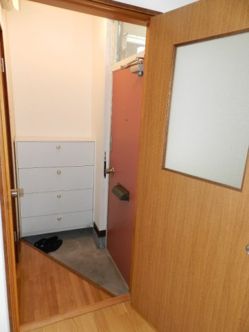 ハイツモトの玄関