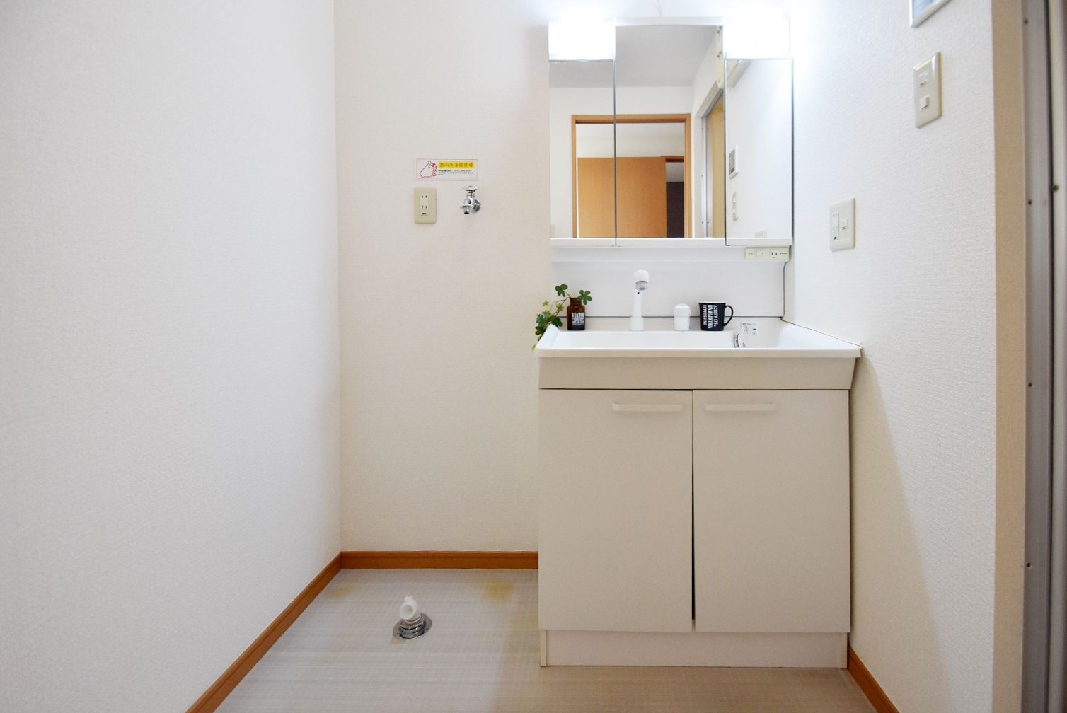 ドゥブラン上津の洗面所|広い洗面スペースです★