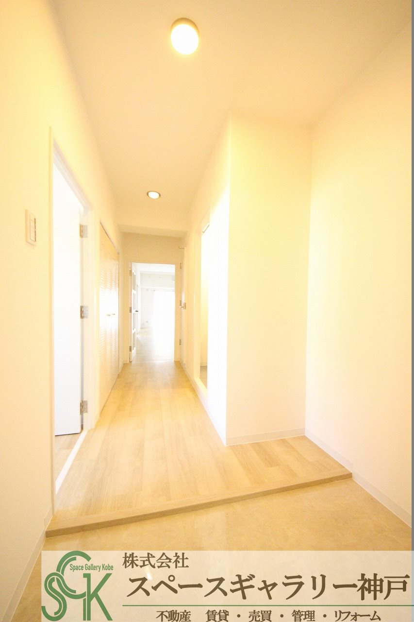 ルミエール神戸の玄関|※お部屋により仕様が異なる場合があります。