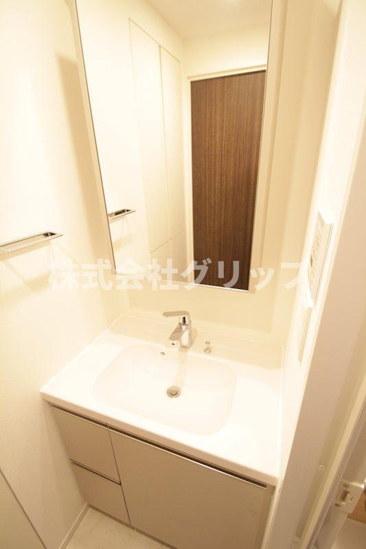 パークアクシス横濱大通り公園の独立洗面台