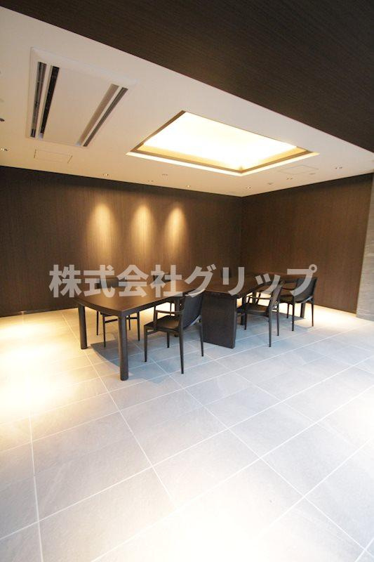 パークアクシス横濱大通り公園の外観