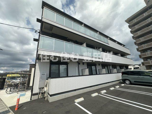 クインシー１８の駐車場