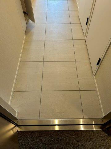 シーズンフラッツ新大塚の玄関