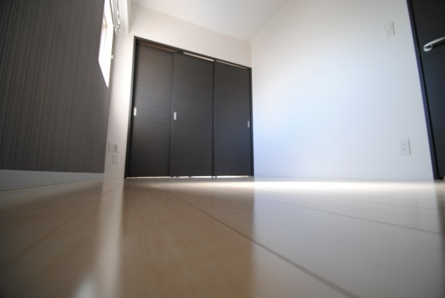 モントーレヒルズ東櫛原の洋室|内装イメージ：同物件別室