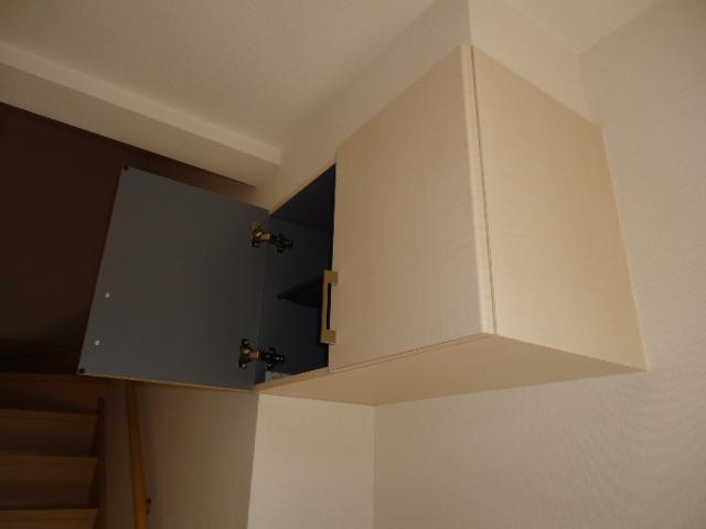 フローリストの収納|玄関吊戸