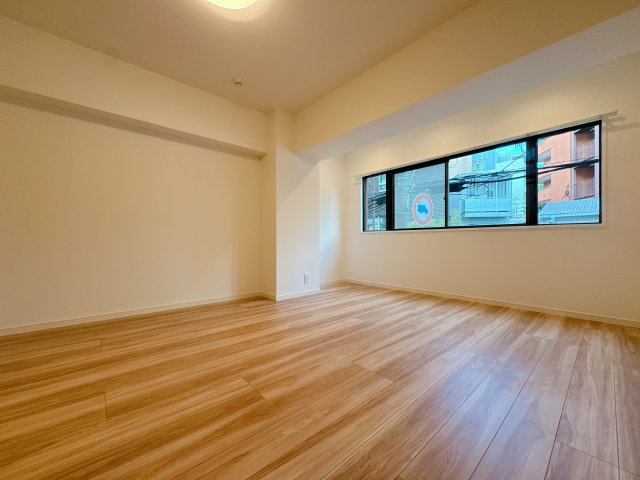 【洋室】 | ライオンズマンション薬院第2 | まるでドラマの中のお部屋のようです。主人公になって存分に都会生活を満喫しませんか。インテリアや植栽にこだわって自分なりのアレンジを楽しんでみては(^_-)-☆