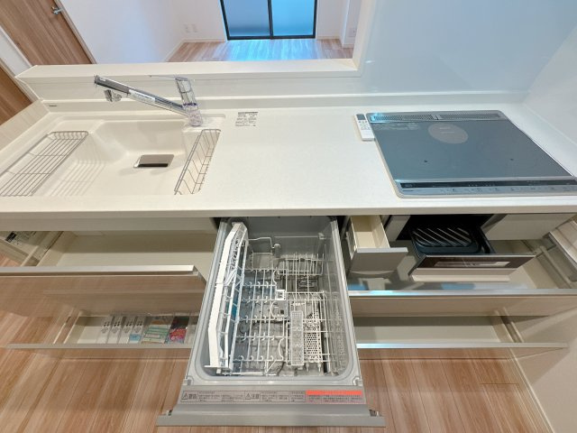 【キッチン】 | ライオンズマンション薬院第2 | キッチンは食器洗浄乾燥機付きで機能的♪お洒落なキッチンに気分も上がります♪毎日使う場所だからこそ、こだわりたいですね。