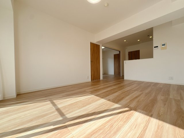 【居間・リビング】 | ライオンズマンション博多南☆仲介手数料無料☆ | リフォーム物件☆周辺平坦で過ごしやすい立地です☆