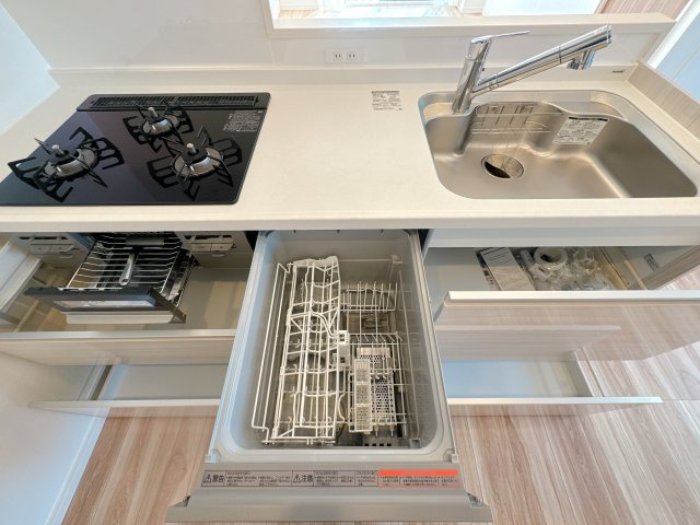 【キッチン】 | ライオンズマンション博多南☆仲介手数料無料☆ | キッチンは食器洗浄乾燥機付きで機能的♪お洒落なキッチンに気分も上がります♪毎日使う場所だからこそ、こだわりたいですね。
