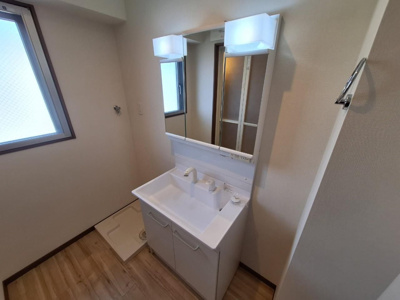 【洗面所】 | at.east