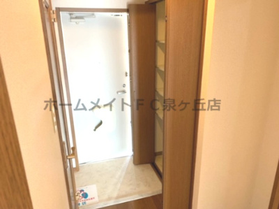 【玄関】 | フジパレストゥインクル | ※イメージ　同物件別号室の写真