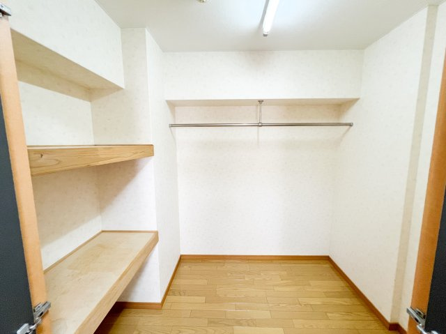 クレアフジモトの収納|ウォークインクローゼット