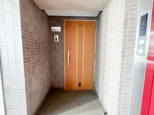 クレアフジモトの玄関