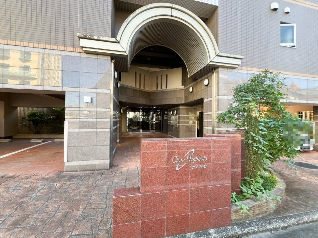 クレアフジモトのエントランス