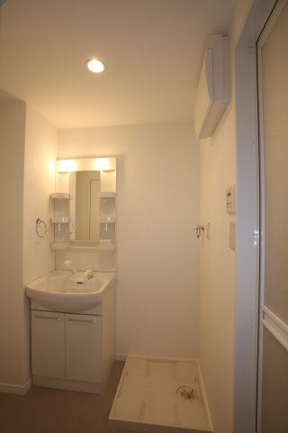 サヴォイスタジオスイーツ　2階の洗面所|現状優先。