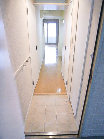 サヴォイスタジオスイーツ　2階の玄関|現状優先。