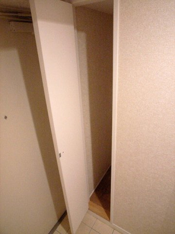 サヴォイスタジオスイーツ　2階の収納|現状優先。