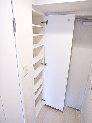 サヴォイスタジオスイーツ　2階の収納|現状優先。