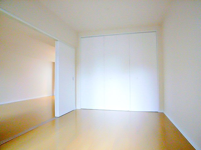 サヴォイスタジオスイーツ　2階の洋室|現状優先。