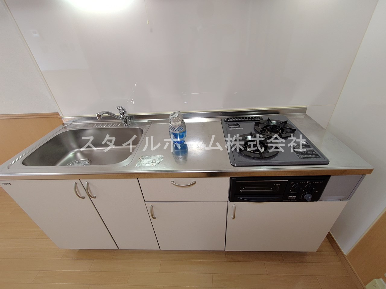 ライフイン・セイフィールドのキッチン|同建物内別部屋の写真です。