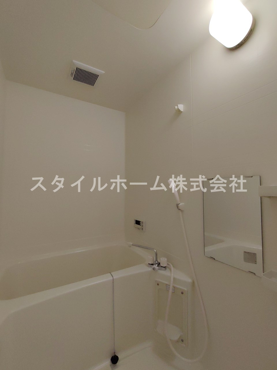 ライフイン・セイフィールドの浴室|同建物内別部屋の写真です。