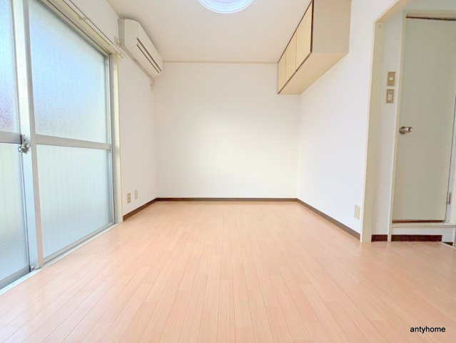 サンハイツ江坂の居間・リビング