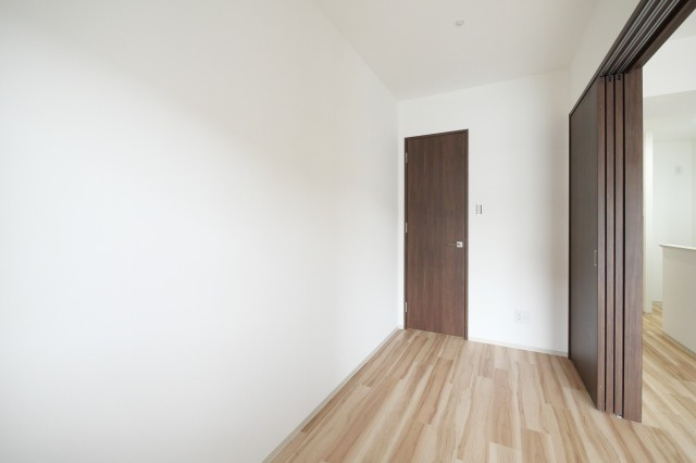 STANDZ新大阪の洋室