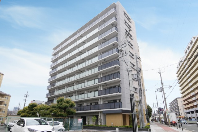 STANDZ新大阪の外観