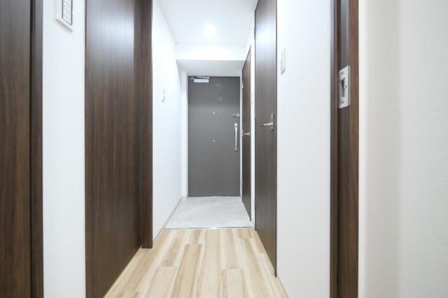 STANDZ新大阪の玄関