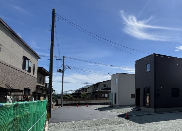 仲介手数料不要！　東根市中央東二丁目2-10（B棟）の前面道路含む現地写真