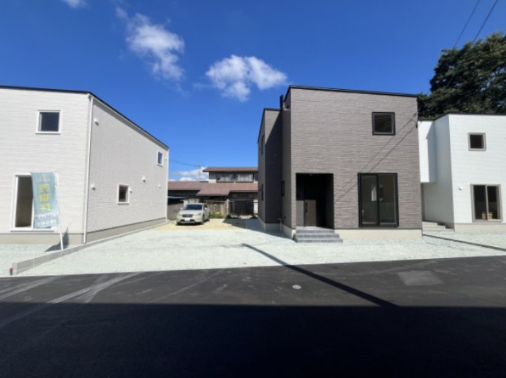 仲介手数料不要！　東根市中央東二丁目2-10（B棟）の駐車場