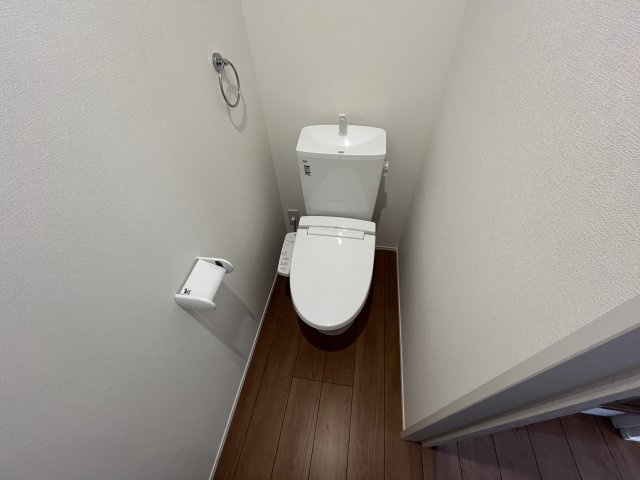 仲介手数料不要！　東根市中央東二丁目2-10（B棟）のトイレ