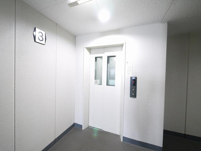 杉ヶ町北ビルのその他共用部分|エレベーター付きでお買い物時なども楽々。