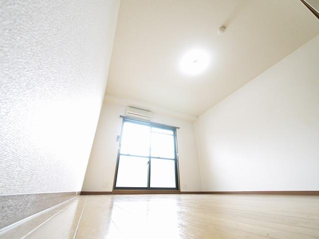 杉ヶ町北ビルの内装|明るい洋室です。