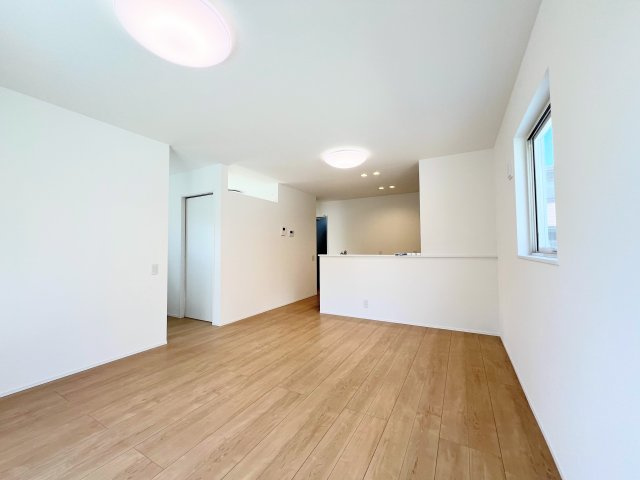 仲介手数料不要！　東根市中央東二丁目2-10（A棟）の居間・リビング