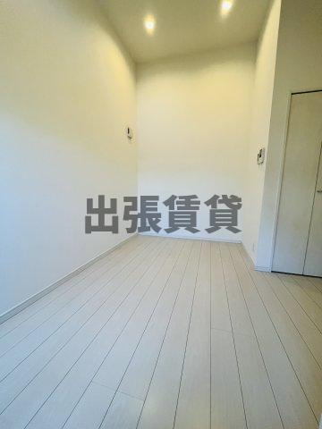 仲介手数料0円！アオアクア稲上町の居間・リビング