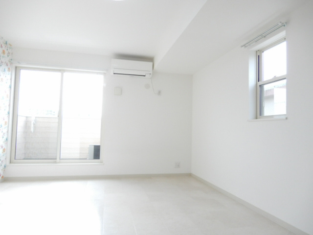 WITH　ROSE　AKASHIの居間・リビング