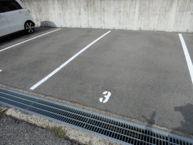 WITH　ROSE　AKASHIの駐車場