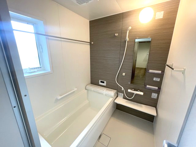 廿日市市平良二丁目　№35455の浴室|落ち着いた色味の
空間です。